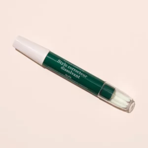 Stylo correcteur dissolvant